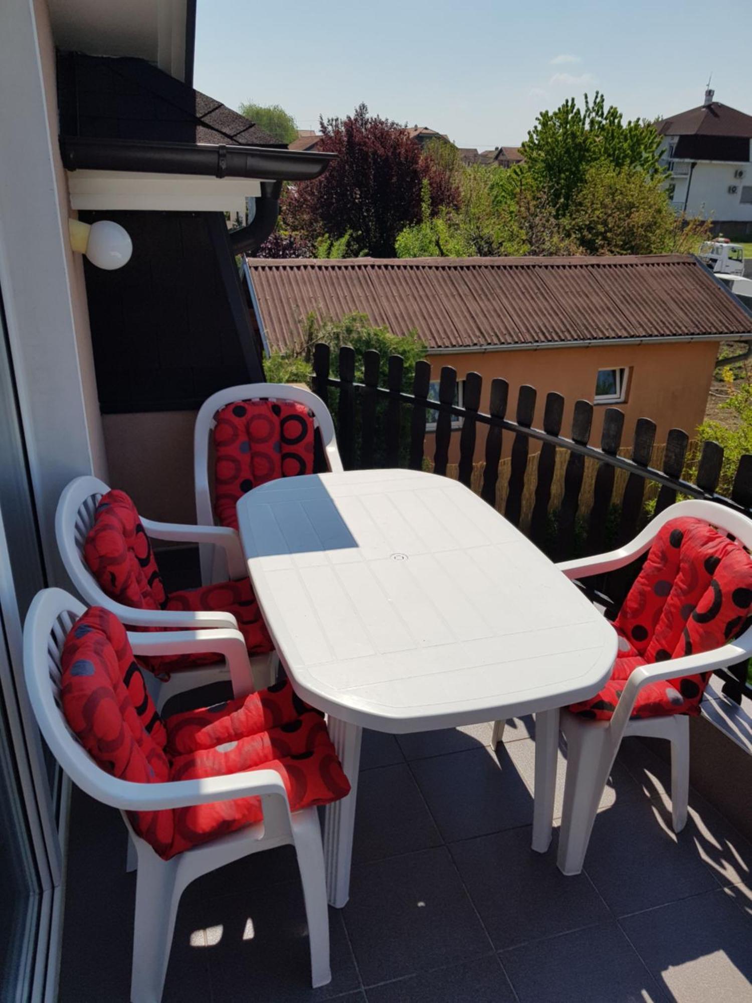 Lux Apartments With Pool Dex Zemun Polje Room photo